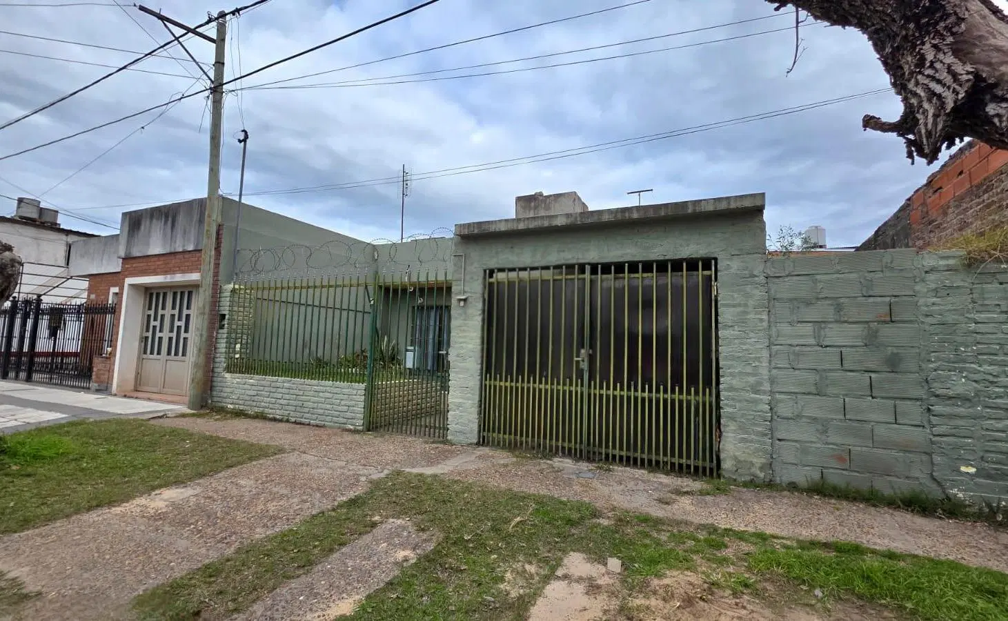 Casa 3 dormitorios a mts de Aristobulo del Valle 1