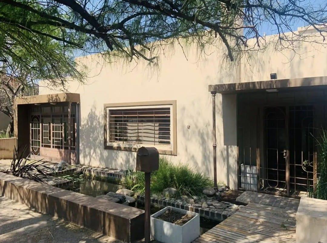 Vendo - Casa Para Uso Comercial (Hospedaje/oficinas/consultorios) 2