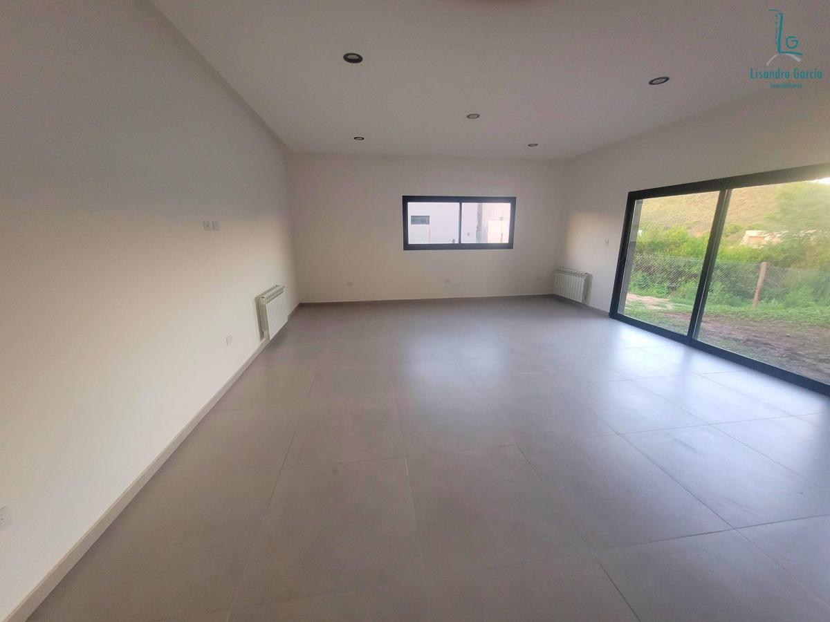 Excelente Propiedad a Estrenar en Venta en Colinas de La Deseada! 4