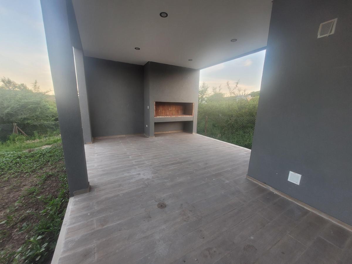 Excelente Propiedad a Estrenar en Venta en Colinas de La Deseada! 3