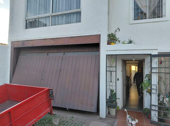VENTA DE CASA DE DOS PLANTAS EN PARQUE VELEZ SARSFIELD 2