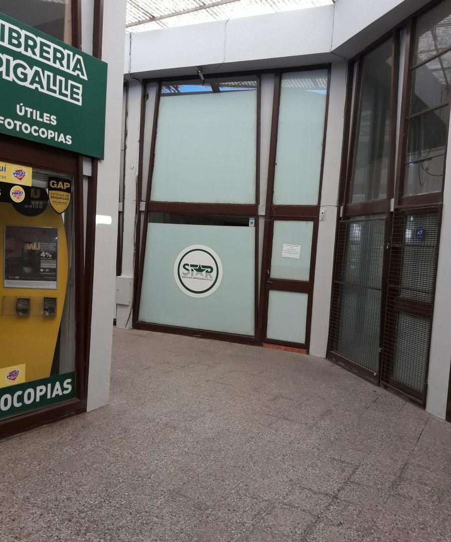 Foto de ALQUILER LOCAL GALERIA PIGALLE AV. RAFAEL NUÑEZ 4669, imagen 4