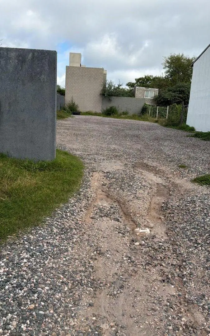 Vendo Unico Lote en Av Intercountry 1