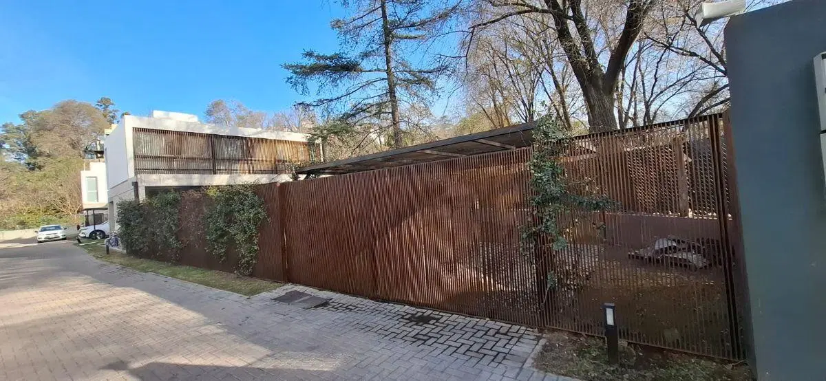 VENTA CASA EN HOUSING BROOK, B° LOS CAROLINOS!! 5