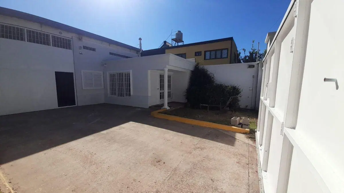ALQUILER GALPÓN 300m2 - CARRARA 3