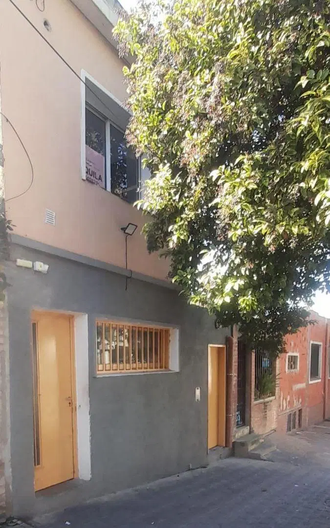 ALQUILER DEPTO PLANTA ALTA 1 DORMITORIO CON BALCÓN Y PATIO PEQUEÑO CUBIERTO - BARRIO ALTO ALBERDI 5