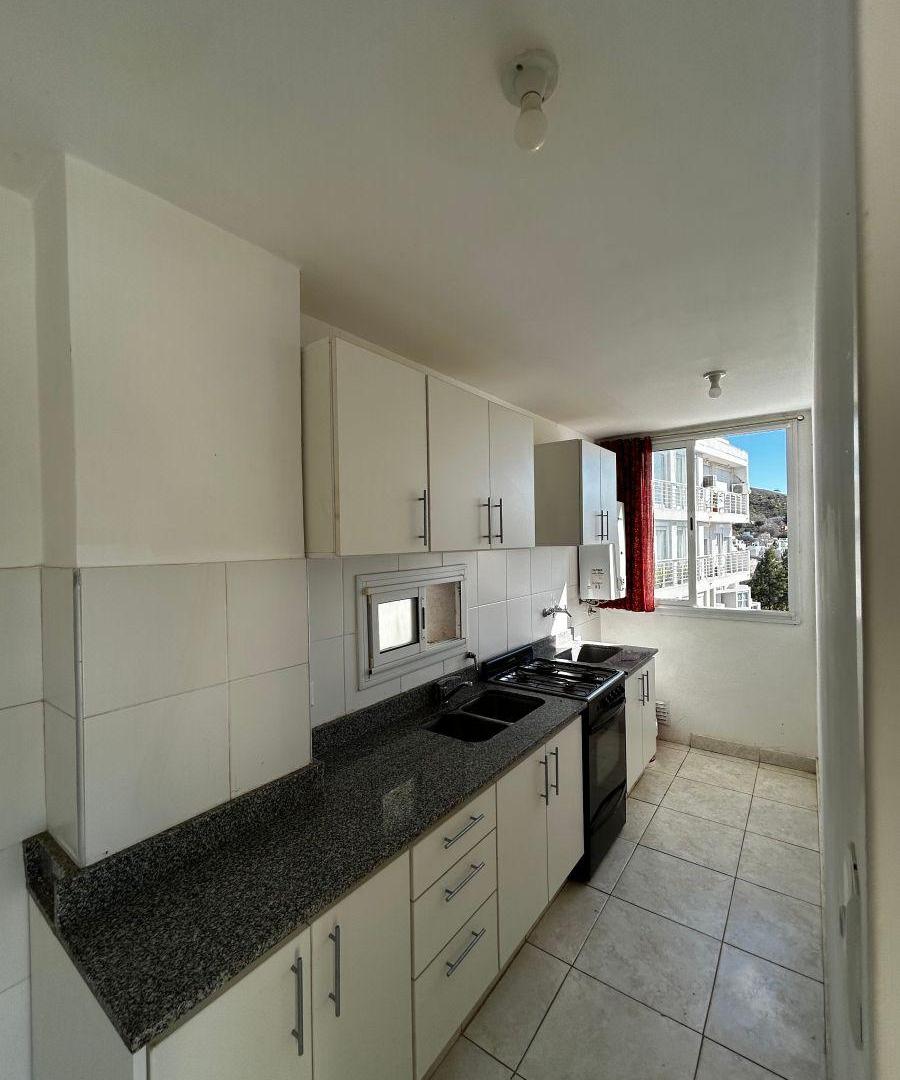Foto de ALQUILER DEPTO 1 DORMITORIO CON BALCÓN Y COCHERA PROPIA - JARDINES DE, imagen 5