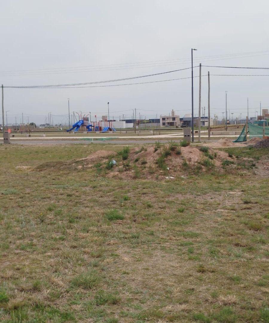 Foto de VENTA TERRENO 250M2, APTO DÚPLEX - CUESTAS DE MANANTIALES, imagen 4