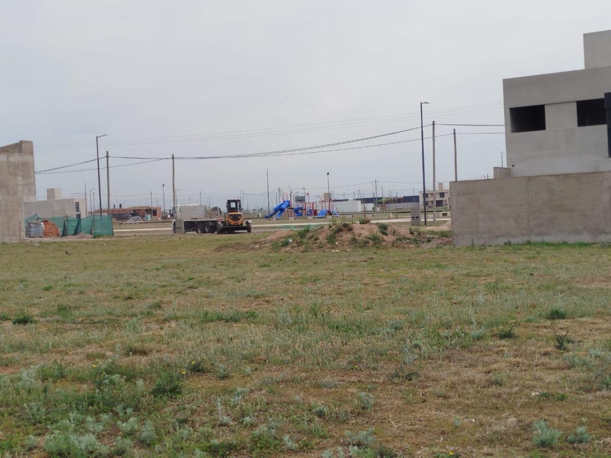Foto de VENTA TERRENO 250M2, APTO DÚPLEX - CUESTAS DE MANANTIALES, imagen 2