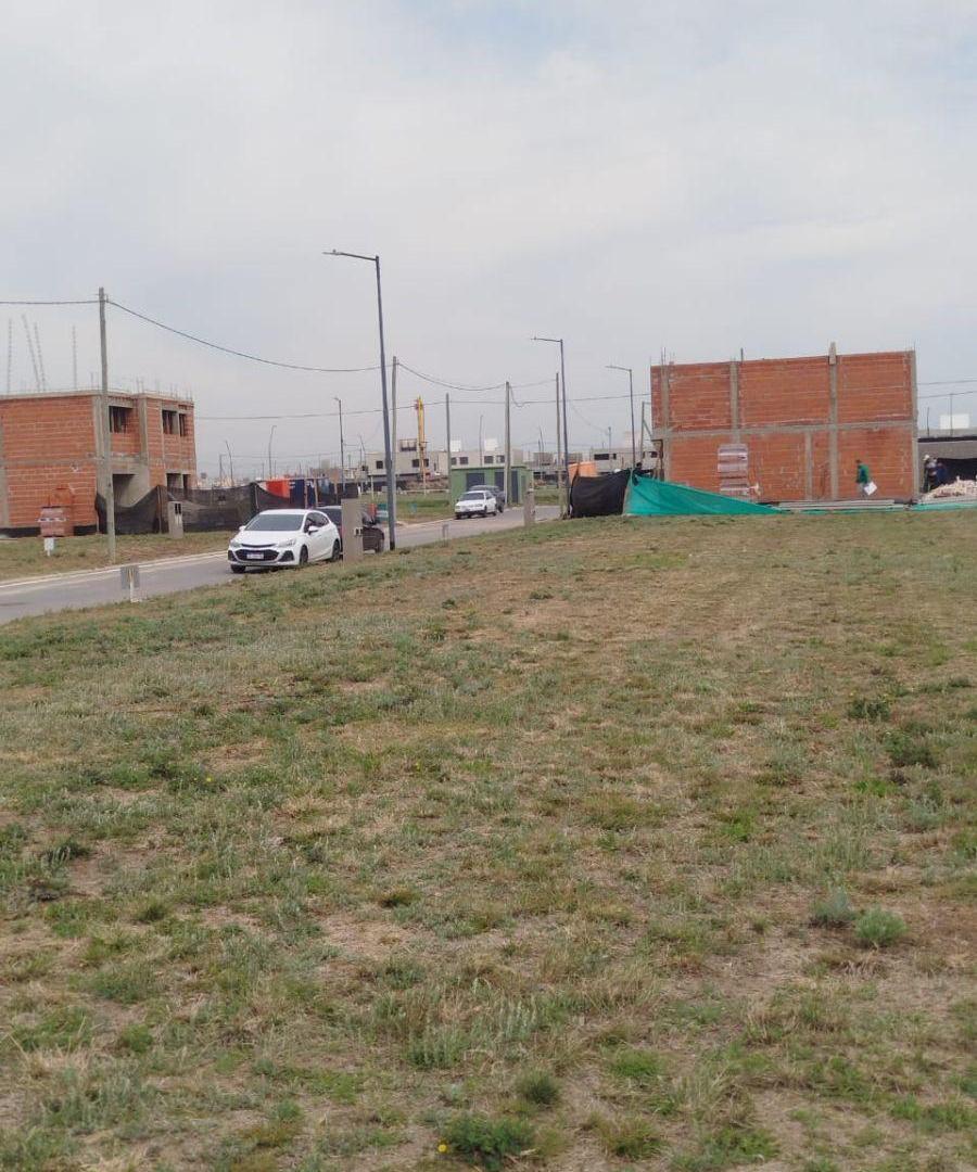 Foto de VENTA TERRENO 250M2, APTO DÚPLEX - CUESTAS DE MANANTIALES, imagen 3