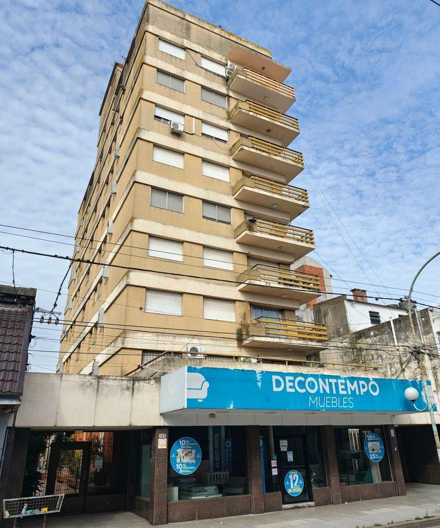 Amplio 3 ambientes con vista en excelente ubicación - ¡precio inmejorable!
