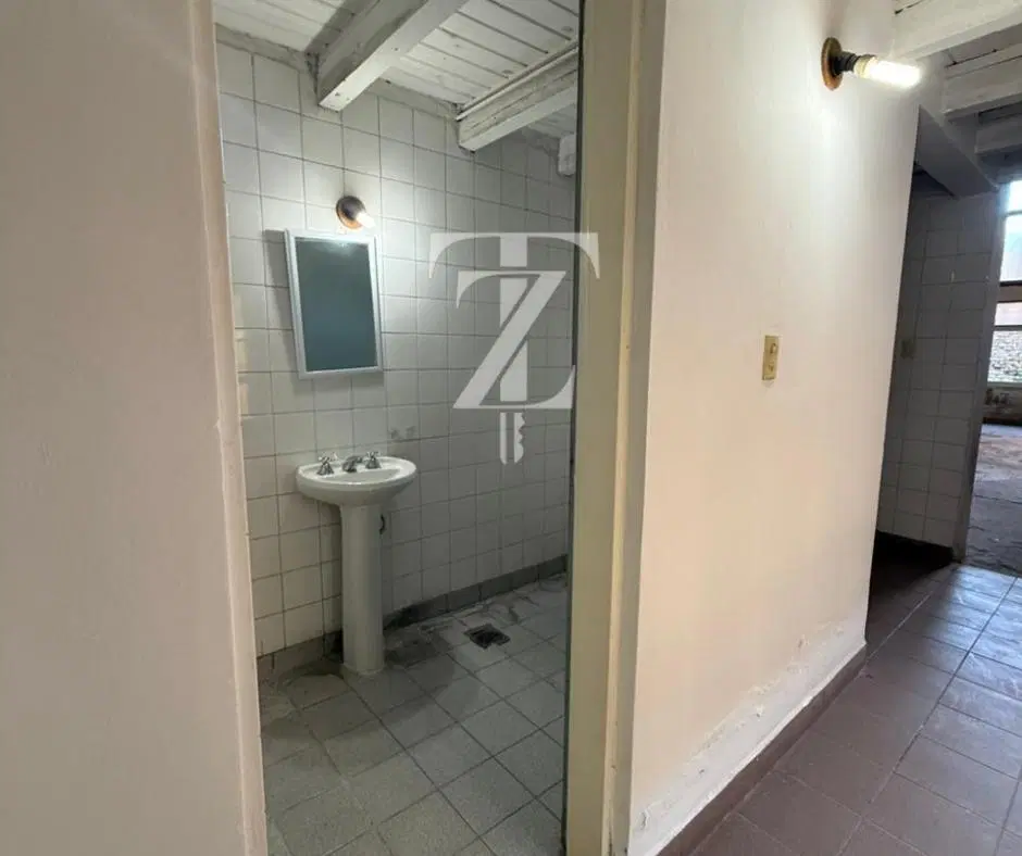 Local Comercial en calle Santiago del Estero 3
