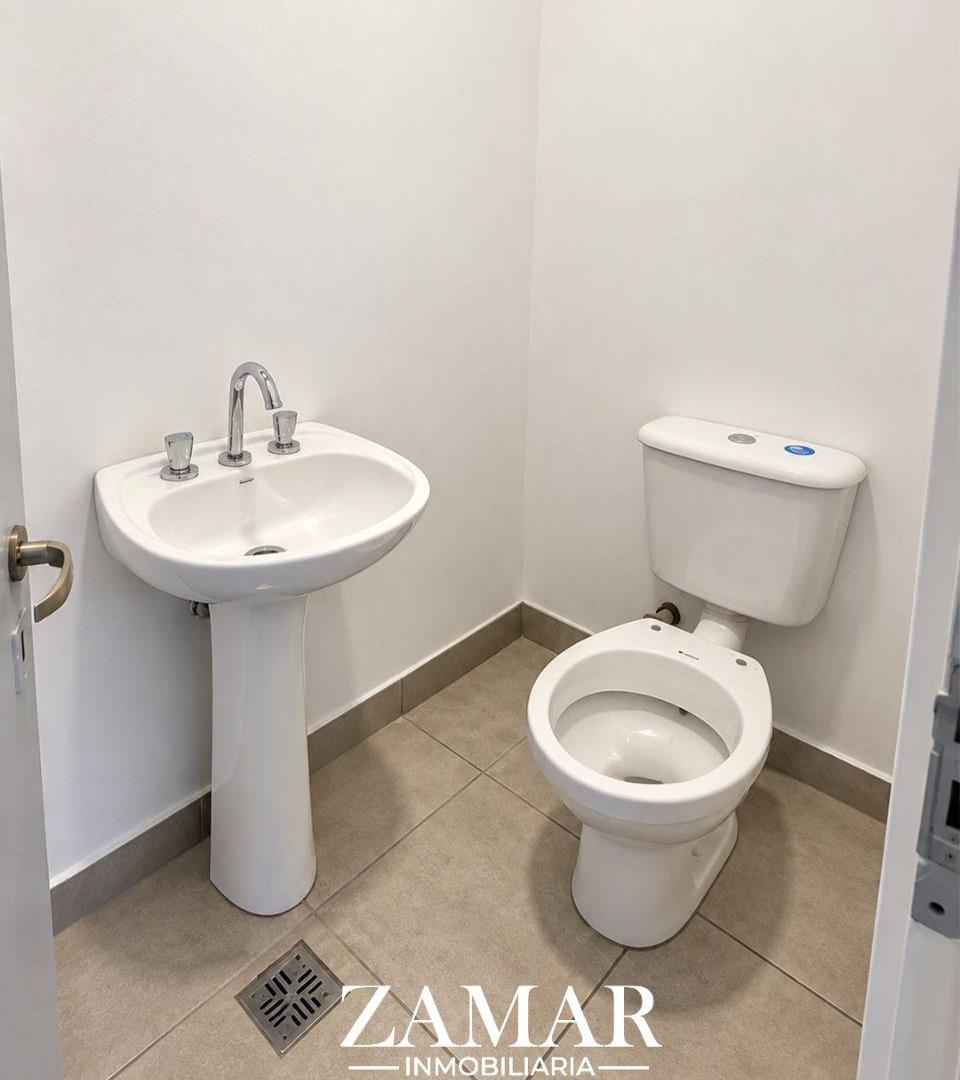 Foto de Casa en alquiler para rubro comercial en calle Caseros, imagen 3