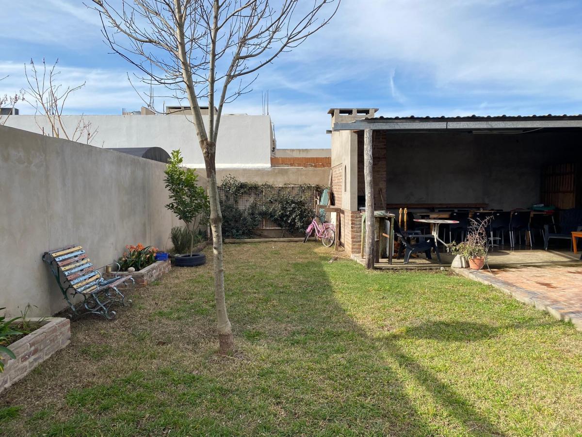 Foto de Casa con pileta - Ramallo, imagen 2