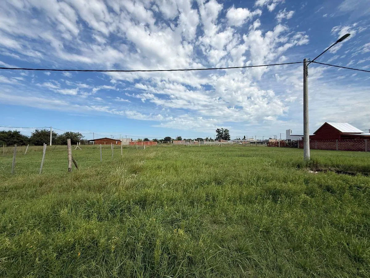 Lote amplio en Ramallo (B° Ombu) 3
