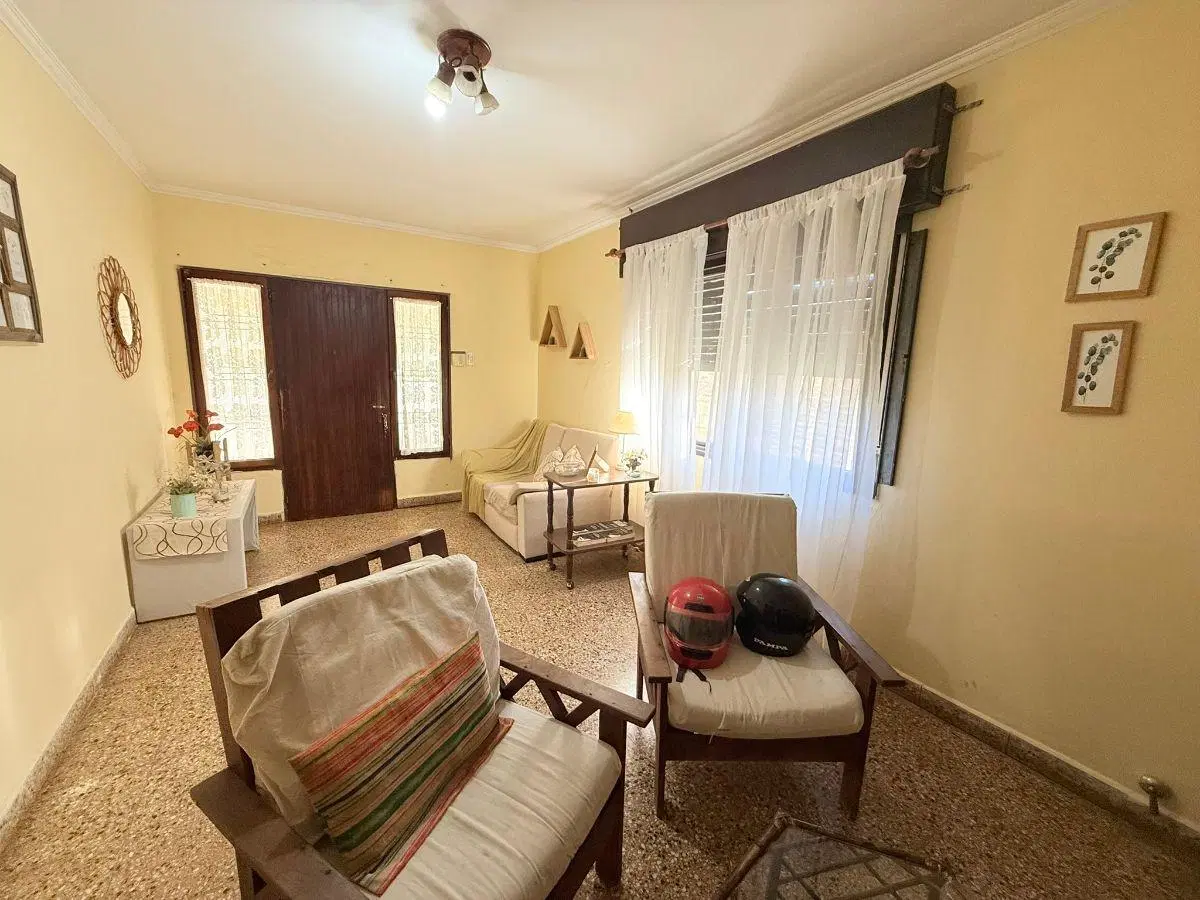 Casa Centrica, Ramallo 8