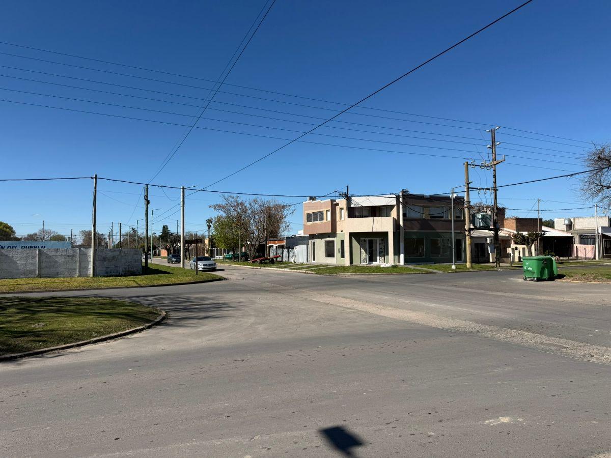 Foto de Dos Galpones sobre avenida en Ramallo, imagen 3