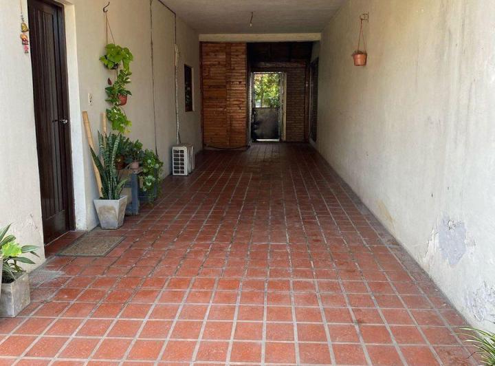 VENTA  CHALET + 2 DEPARTAMENTOS OPORT. ITUZAINGÓ 4