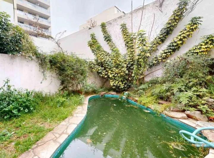 OPORTUNIDAD PH EN VENTA A REFACCIONAR EN FLORES 3