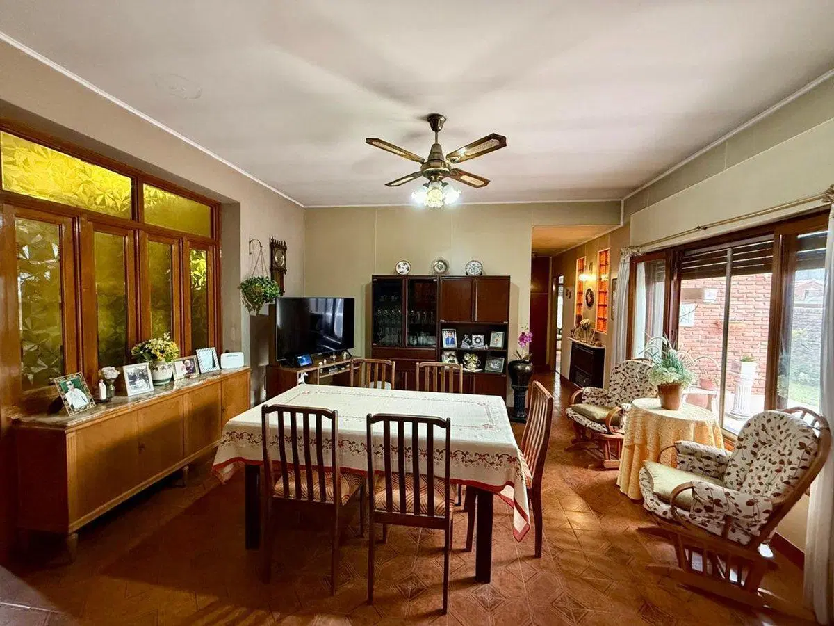 VENTA HERMOSA CASA 6 AMBIENTES JARDIN V LUZURIAGA 3