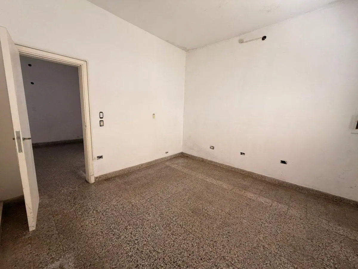 CASA EN VENTA 5 AMBIENTES CON LOCAL APTO CREDITO 4
