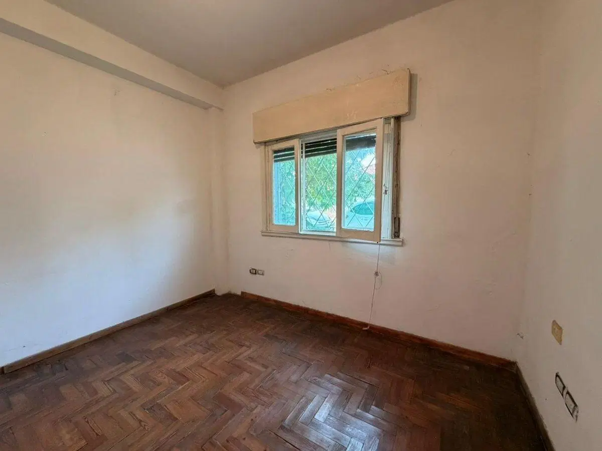 CASA EN VENTA 5 AMBIENTES CON LOCAL APTO CREDITO 3