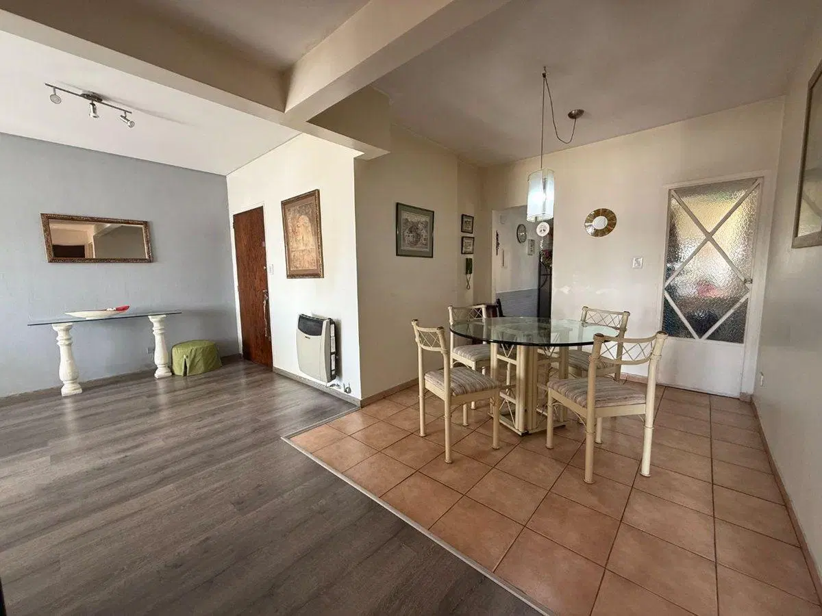 DEPARTAMENTO 4 AMBIENTES CON BALCON FLORESTA 2