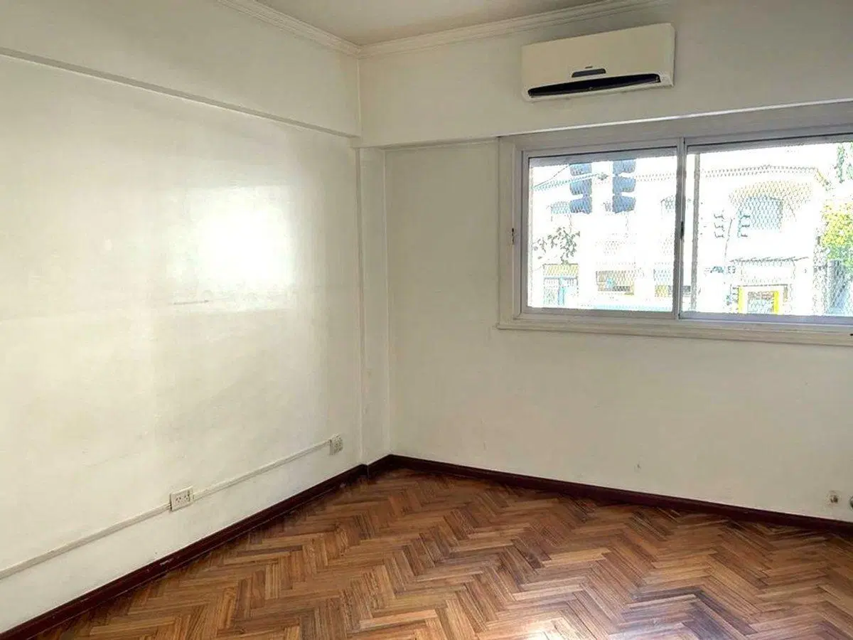 Depto. 4 amb. Estacion Puán con balcón y Patio 4