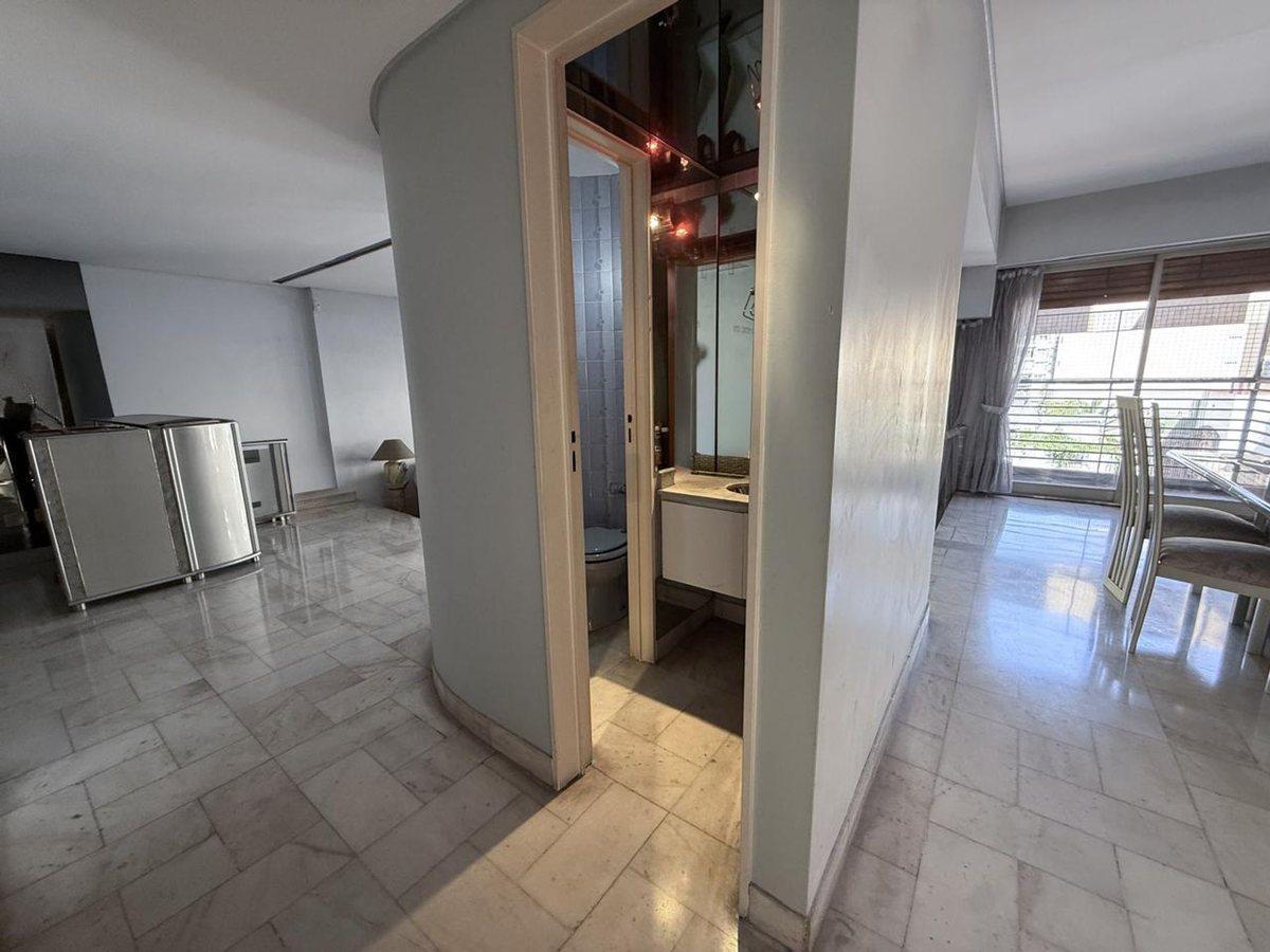 VENTA PISO DE CATEGORIA - 6 AMBIENTES EN FLORES