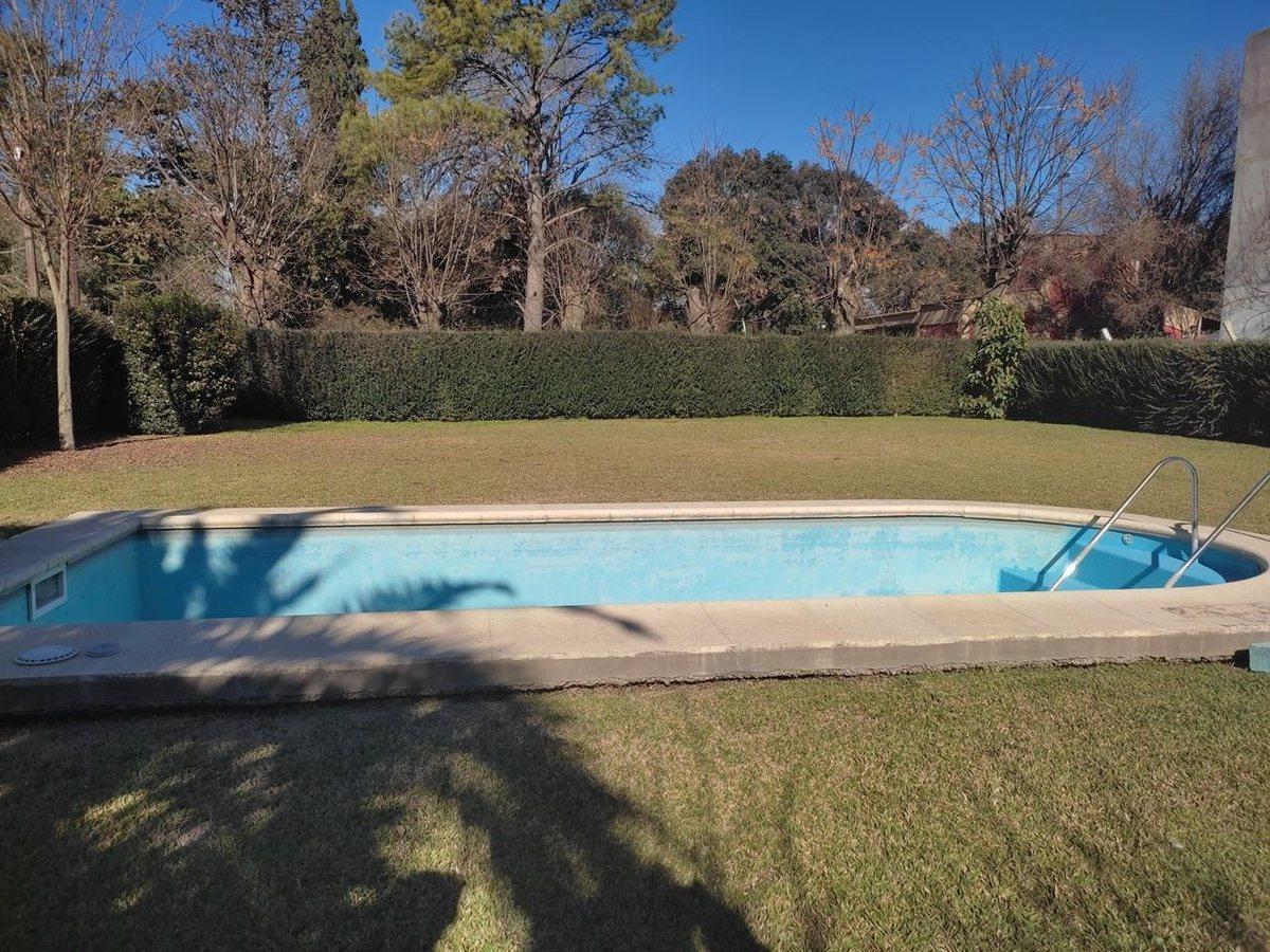 QUINTA LUJAN PILETA PARQUE QUINCHO PARRIILA CASA