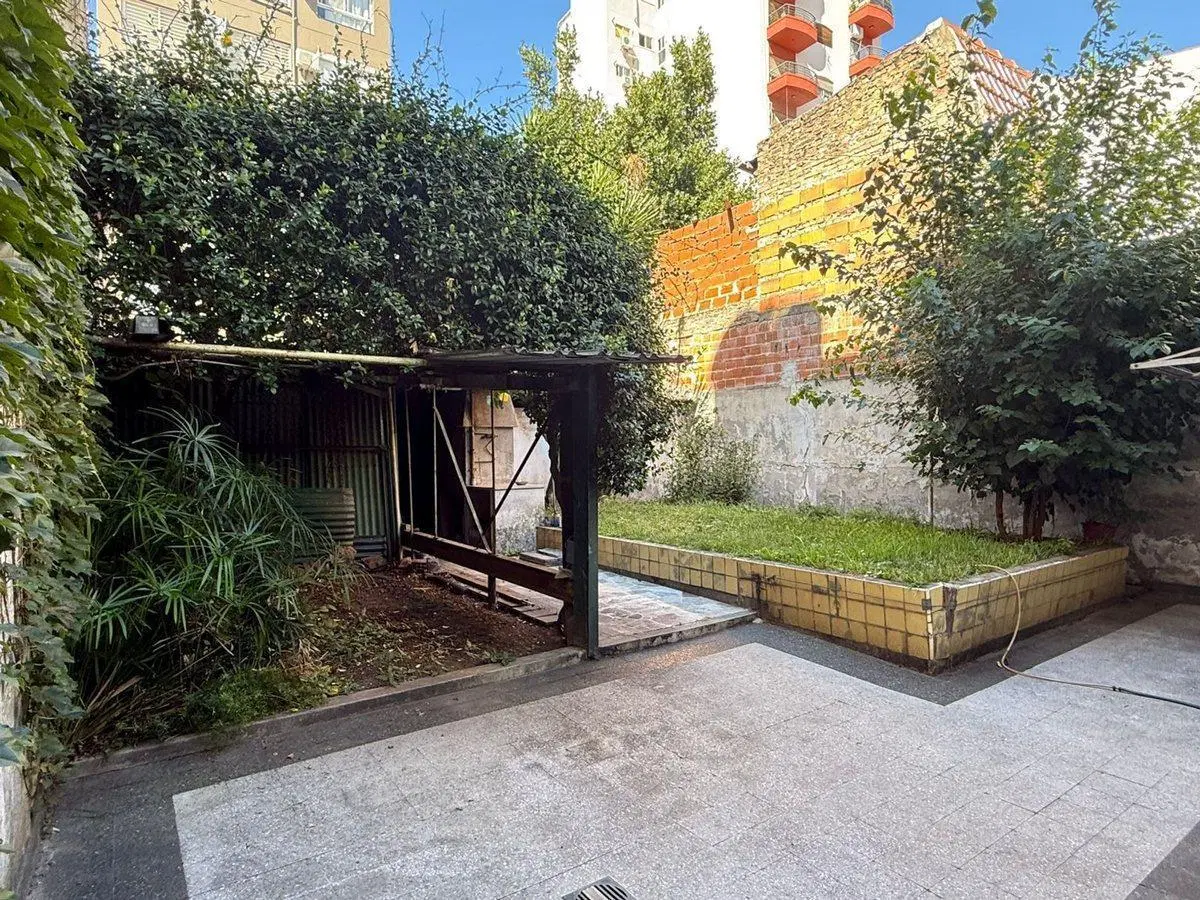 casa lote propio Flores 4 ambientes jardín cochera 5