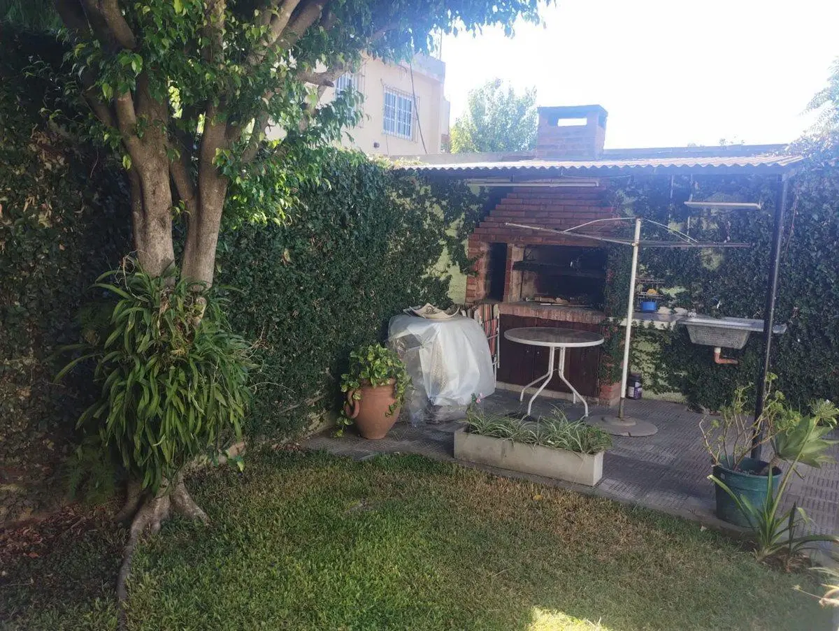 VENTA CASA 3 AMB C/COCHERA IMPECABLE APTO CRÉDITO 3