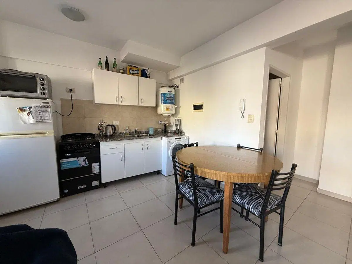 VENTA DOS AMBIENTES CON BALCON A LA CALLE 2
