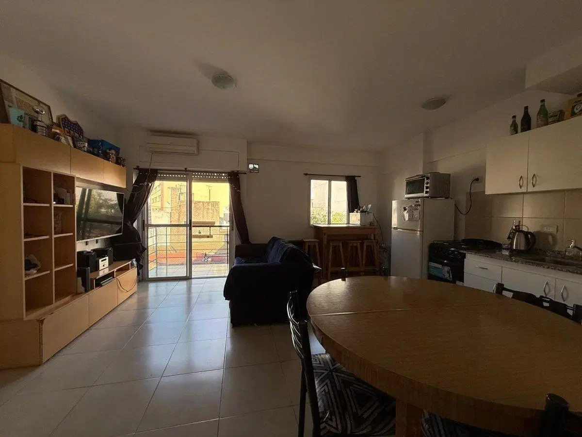 VENTA DOS AMBIENTES CON BALCON A LA CALLE 5