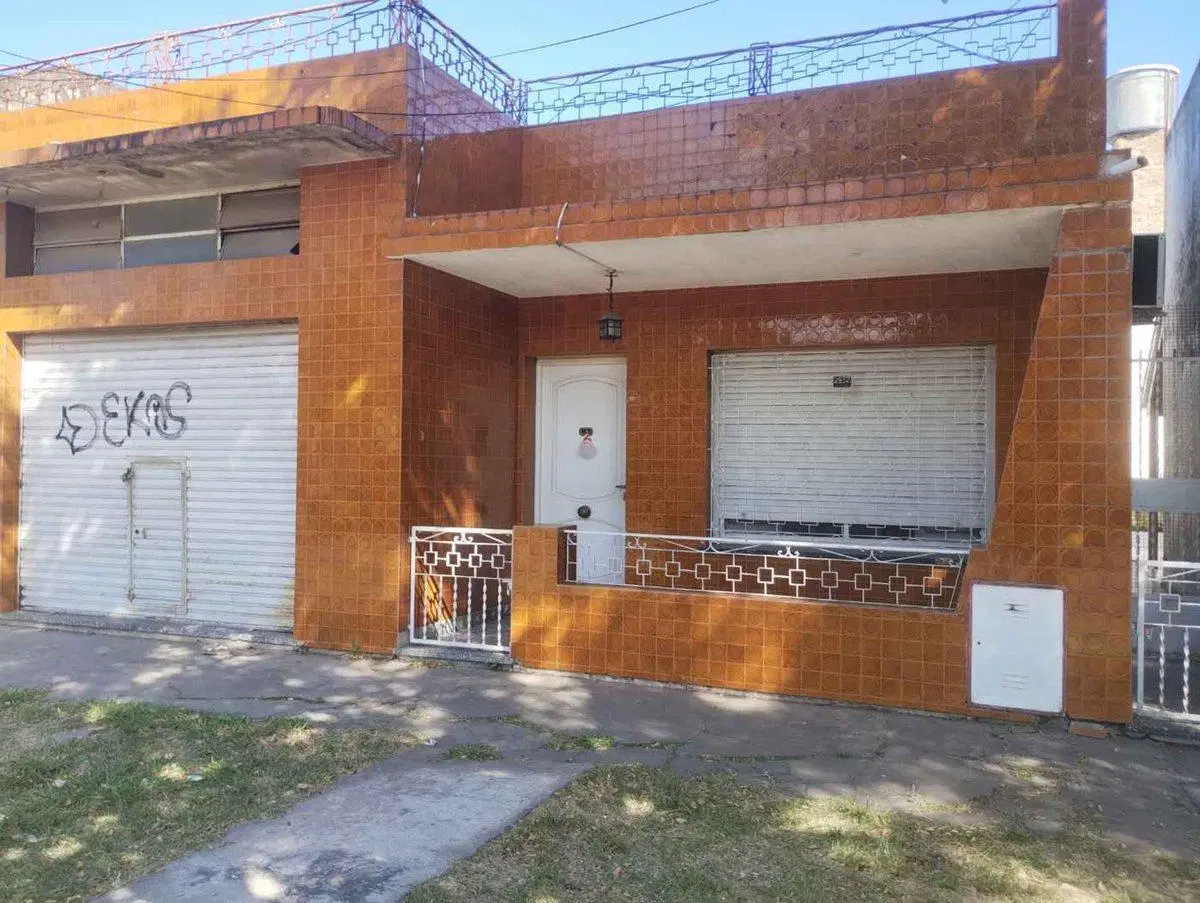 VENTA CASA 3 AMB + LOCAL/TALLER PERMUTA +EFEC 2