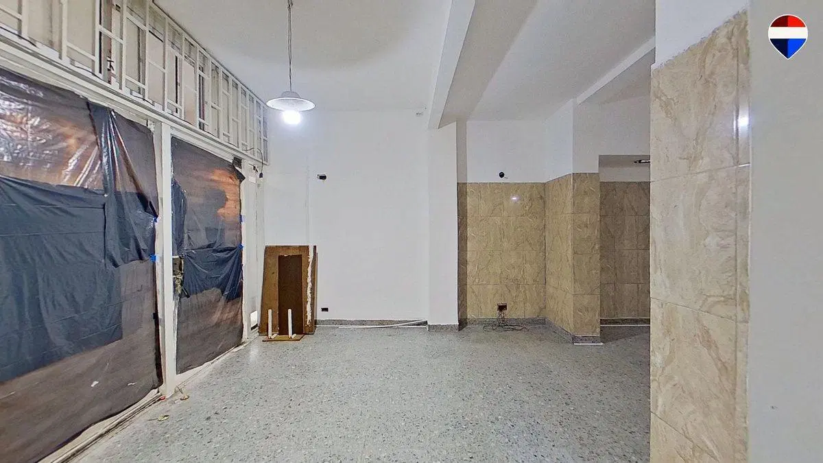 VENTA LOCAL EN ZONA MUY COMERCIAL DE CABALLITO 3