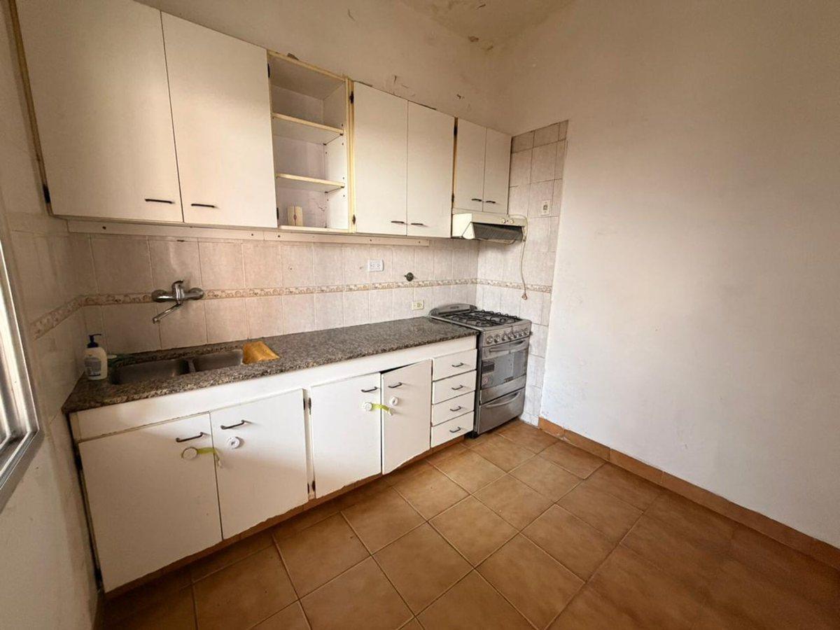 Foto de CASA EN VENTA 5 AMBIENTES CON LOCAL APTO CREDITO, imagen 1