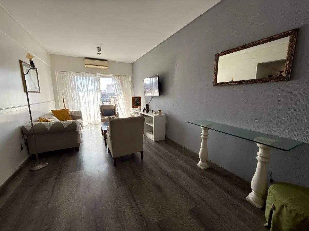 DEPARTAMENTO 4 AMBIENTES CON BALCON FLORESTA 5