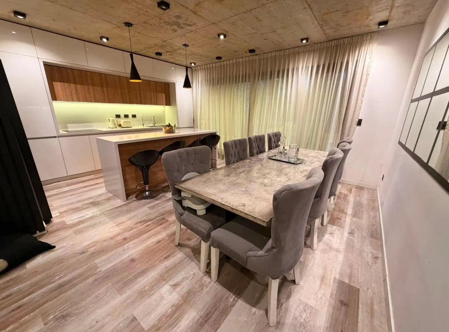 SEMIPISO EN VENTA CON COCHERA Y BAULERA EN LINIERS 3