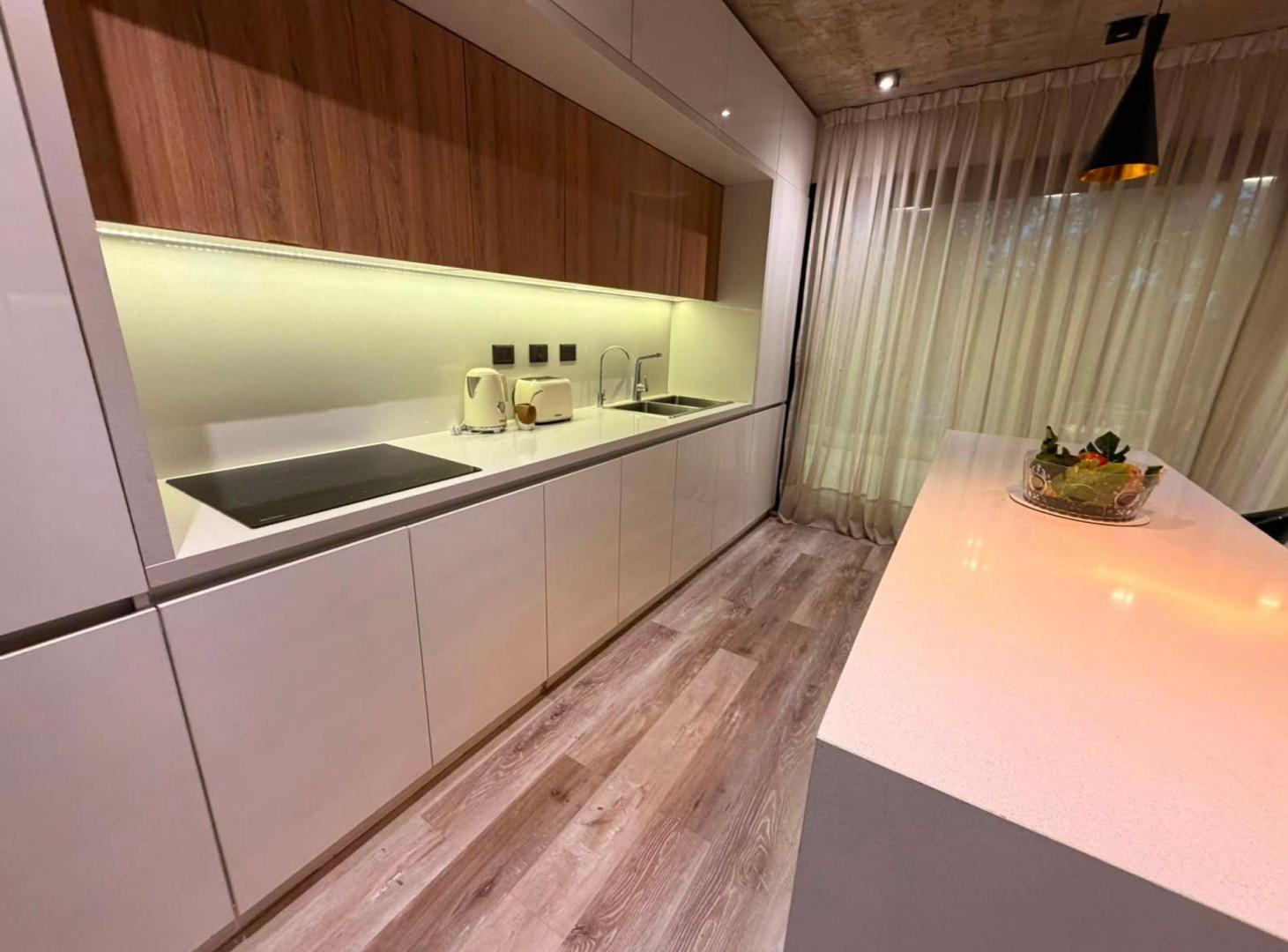 SEMIPISO EN VENTA CON COCHERA Y BAULERA EN LINIERS