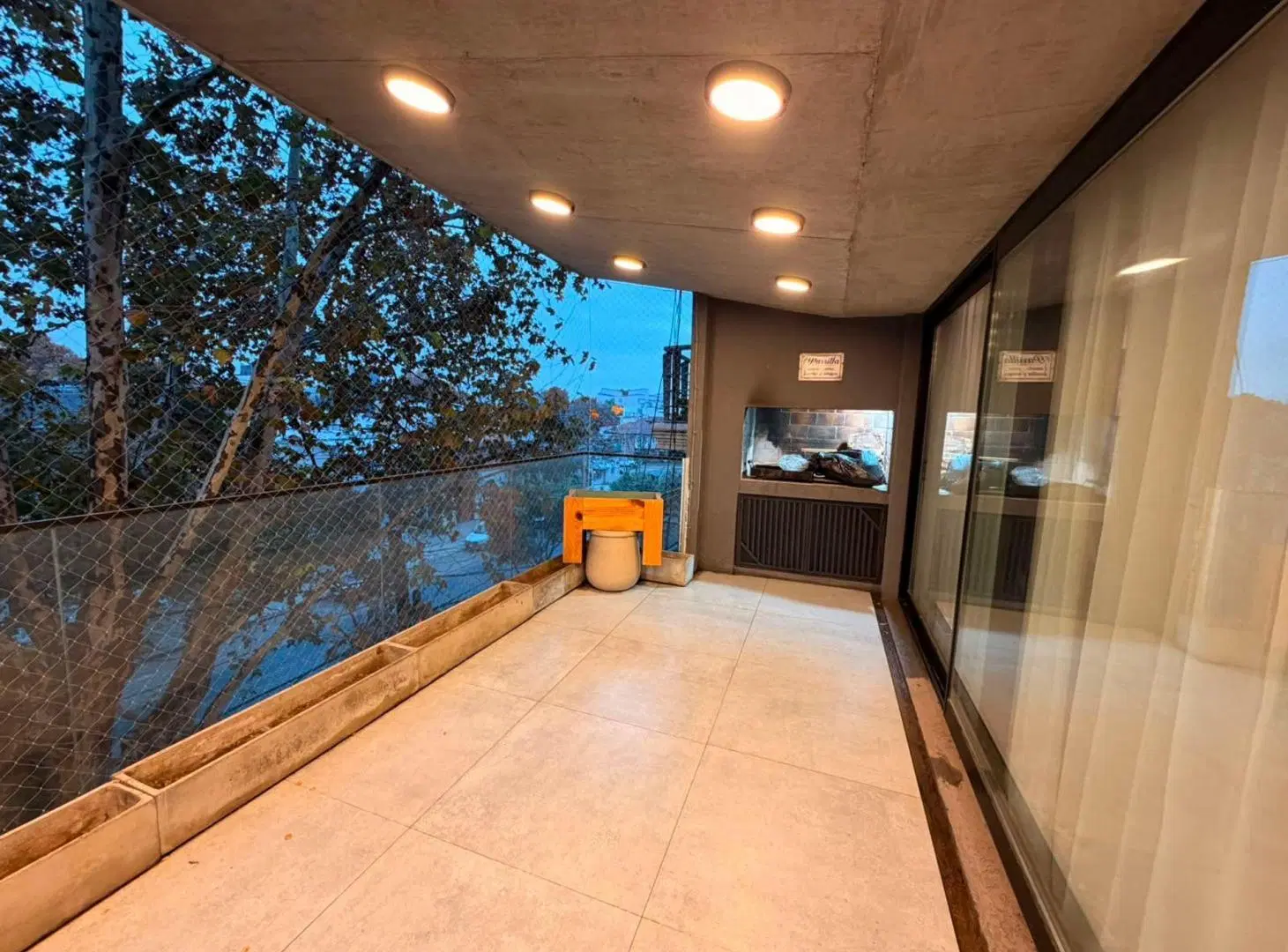 SEMIPISO EN VENTA CON COCHERA Y BAULERA EN LINIERS 5