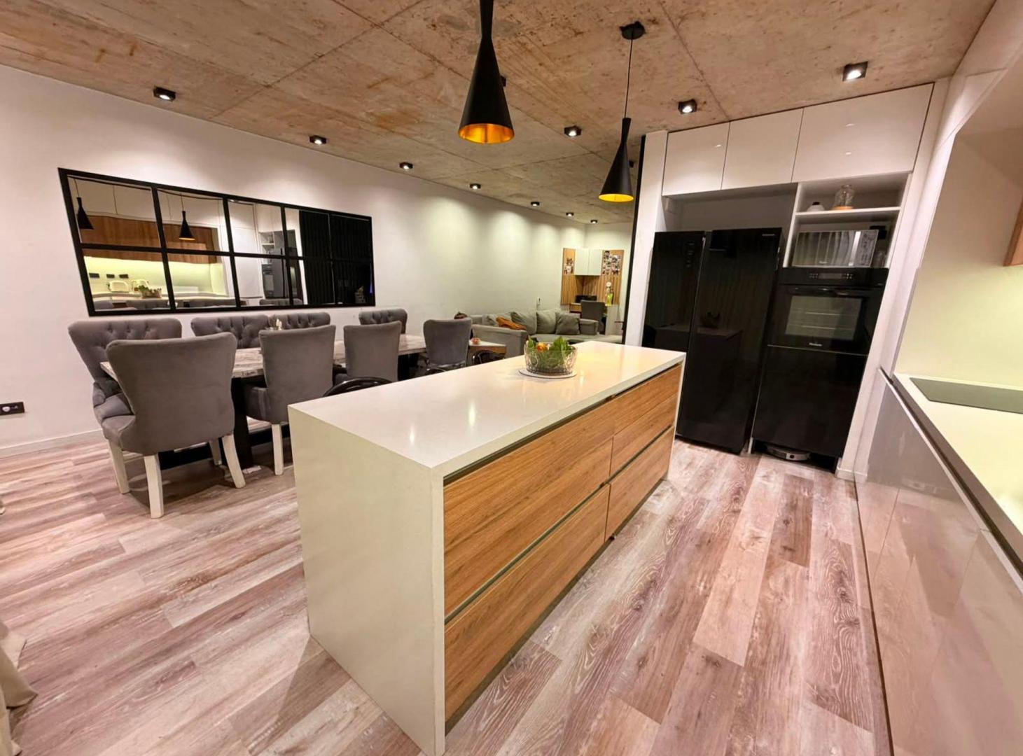 Foto de SEMIPISO EN VENTA CON COCHERA Y BAULERA EN LINIERS, imagen 1