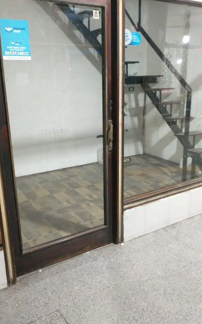 VENTA EN ALQUILER EN GALERIA BAJO FLORES 4