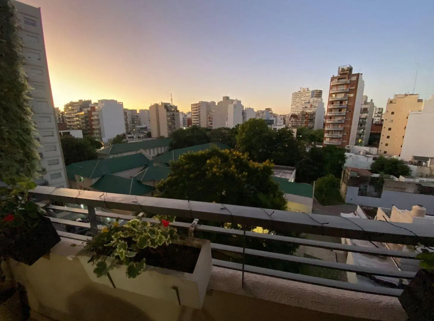 DEPTO EN VENTA 2 AMBIENTES C/BALCÓN PQUE. CHACAB 4