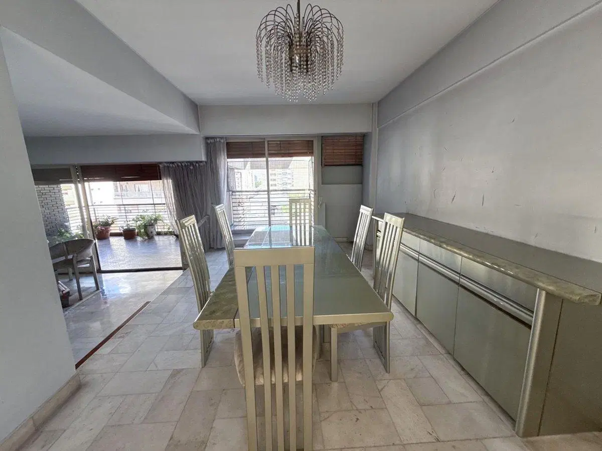 VENTA PISO DE CATEGORIA - 6 AMBIENTES EN FLORES 5