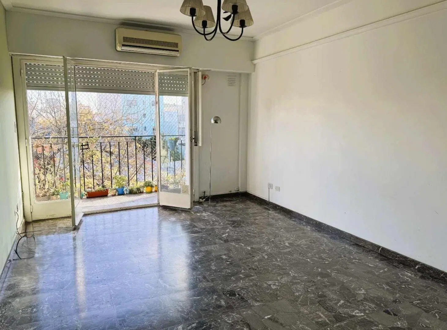 DEPARTAMENTO 3 AMB BALCON COCHERA FLORESTA 2