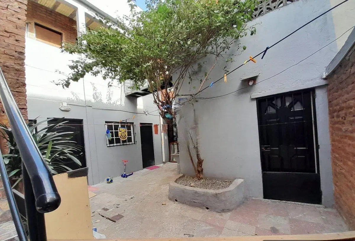 Casa 6 amb PATIO y TERRAZA  A reciclar! L. Mirador 5