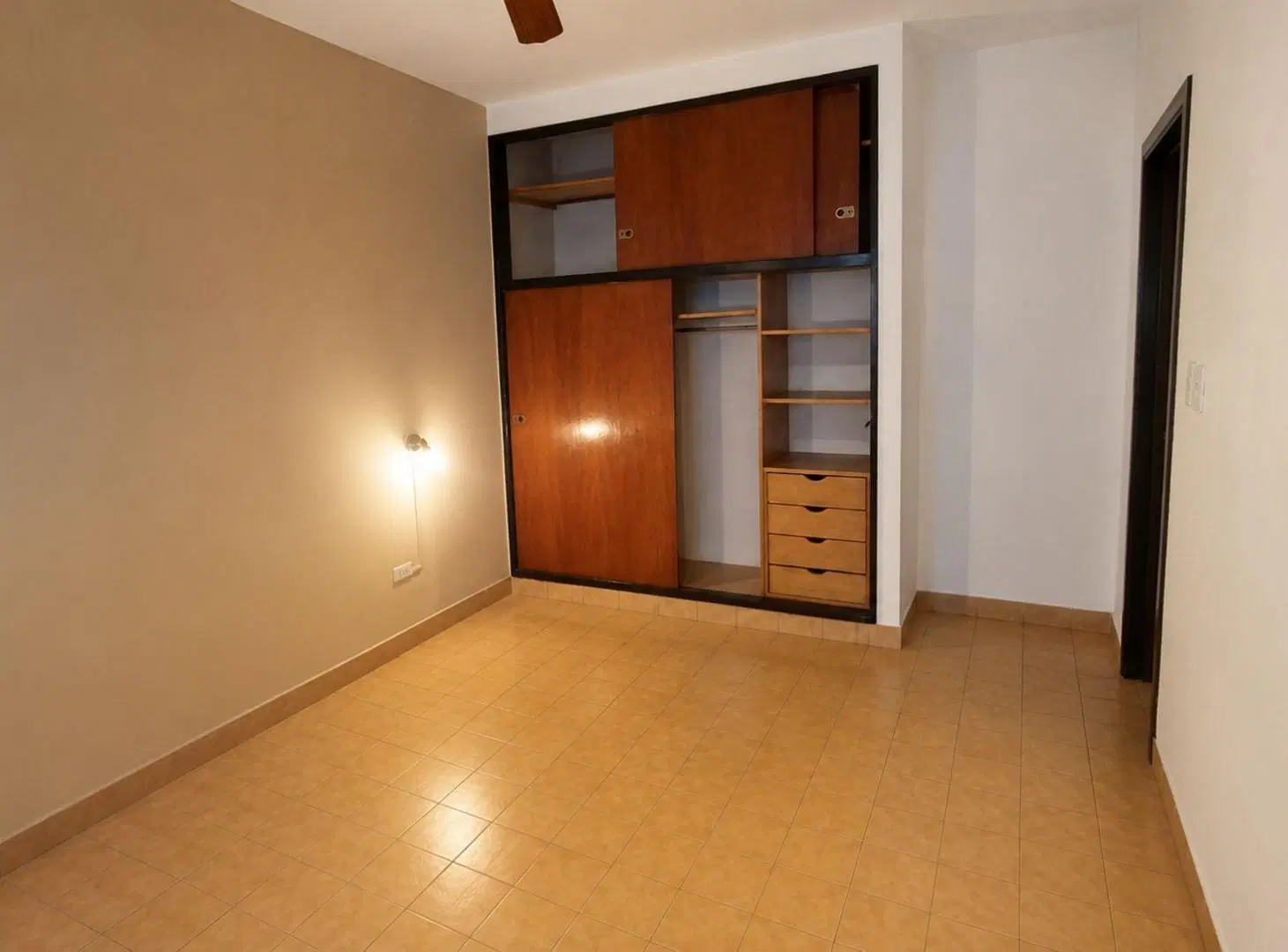 CASA LOTE PROPIO 3 AMB+GARAGE+PILETA+QUINCHO+LOCAL 2
