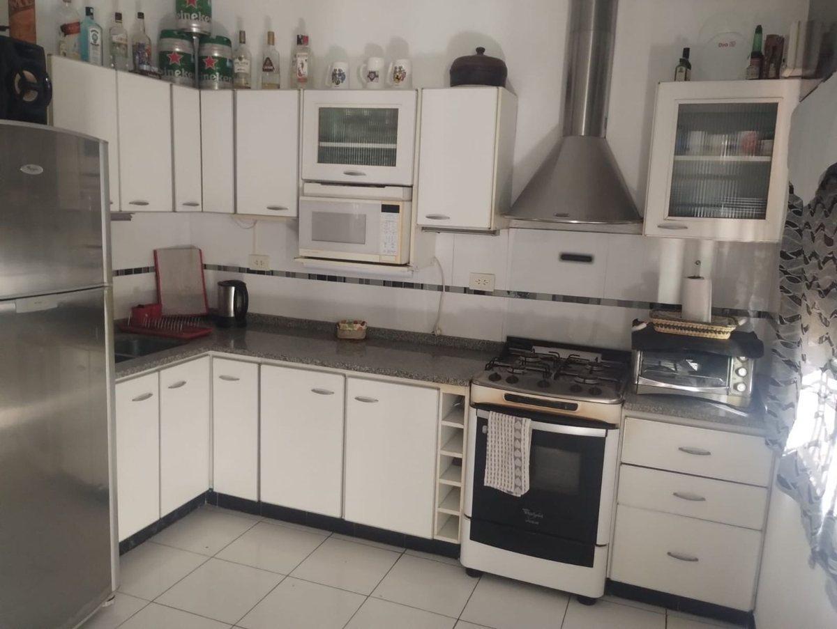 Foto de VENTA CASA 3 AMB C/COCHERA IMPECABLE APTO CRÉDITO, imagen 4