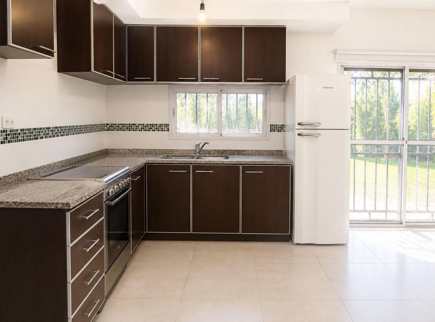 Foto de VENTA CASA 3 AMB CON PARQUE EN LA REJA, imagen 5